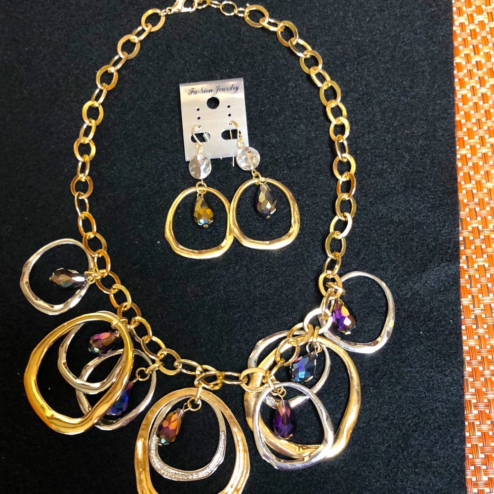 Gold tone Statement Necklace and Earrings Set- NWOT
